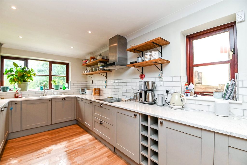 Property photo 3 of 22 Picture No. 04