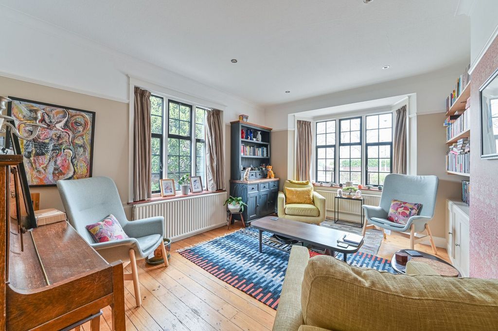 Property photo 1 of 33