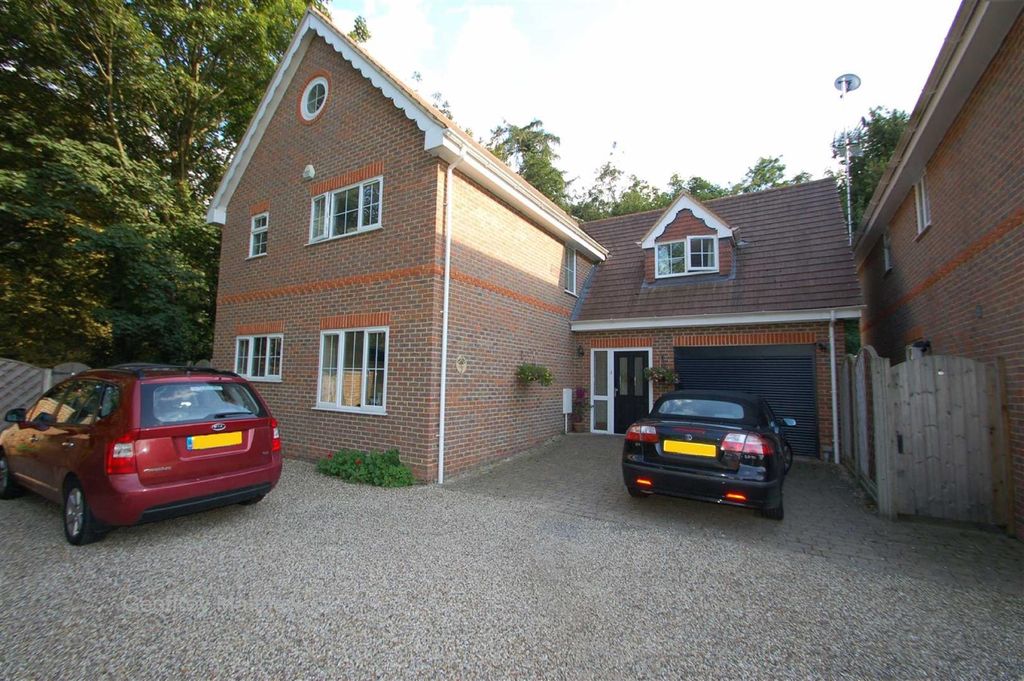 Property photo 1 of 10