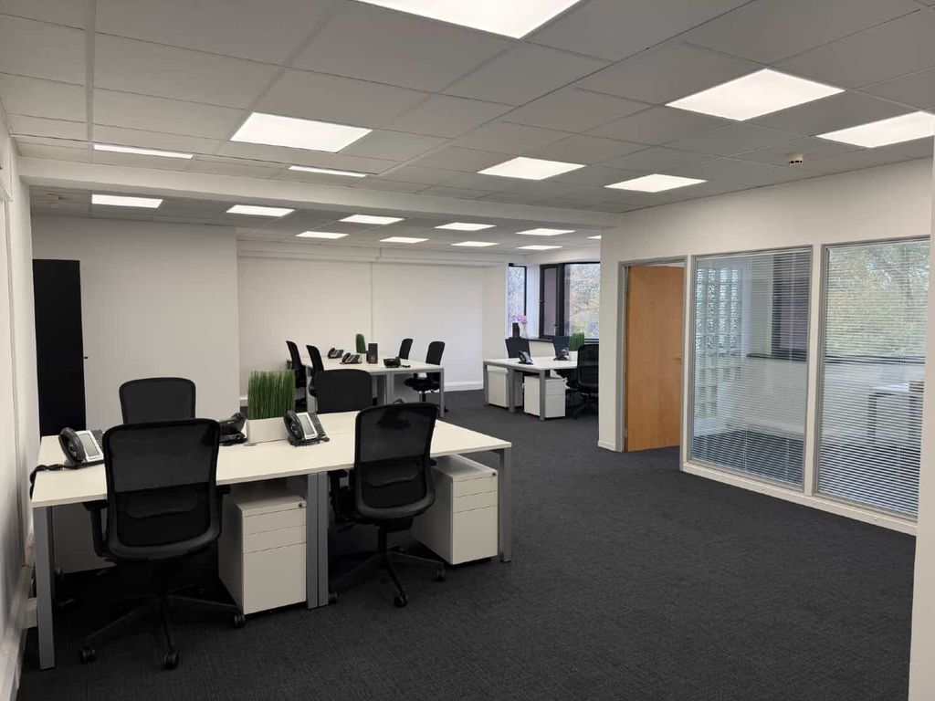 Property photo 2 of 8 Office