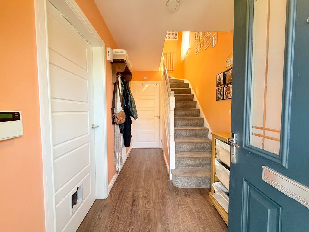 Property photo 2 of 30