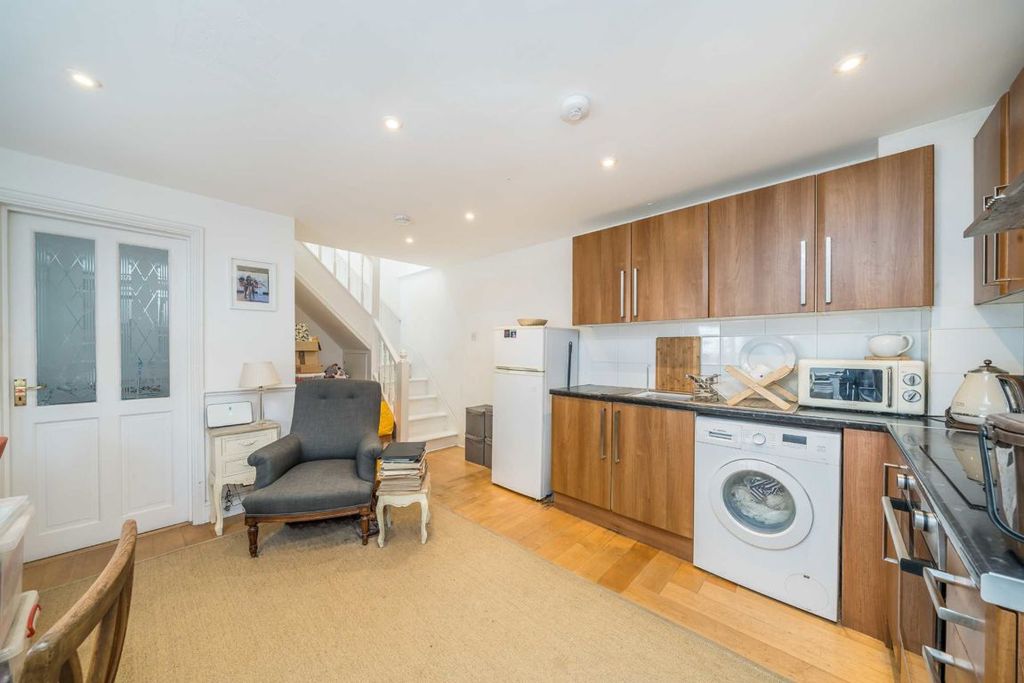Property photo 2 of 4