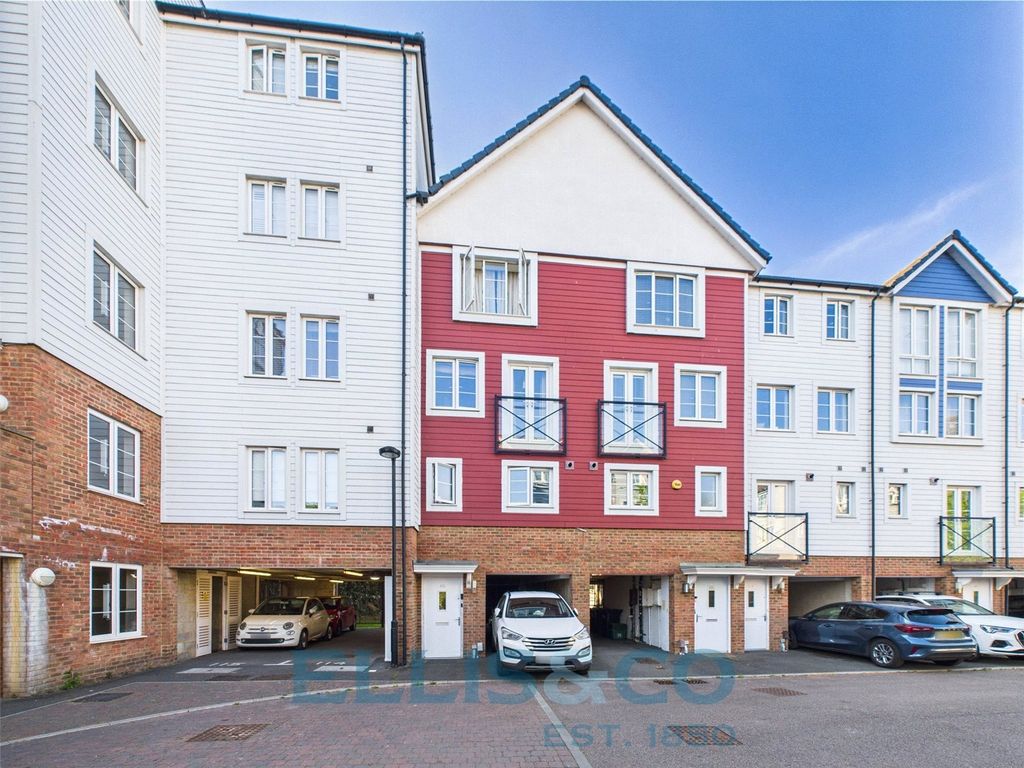 Property photo 2 of 14 Picture No. 12