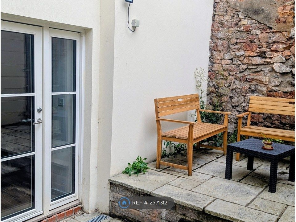 Property photo 1 of 29 Courtyard