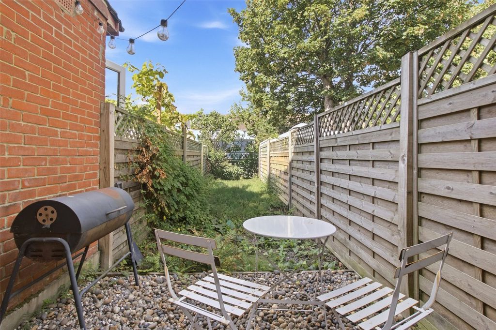 Property photo 2 of 18 Picture No. 16