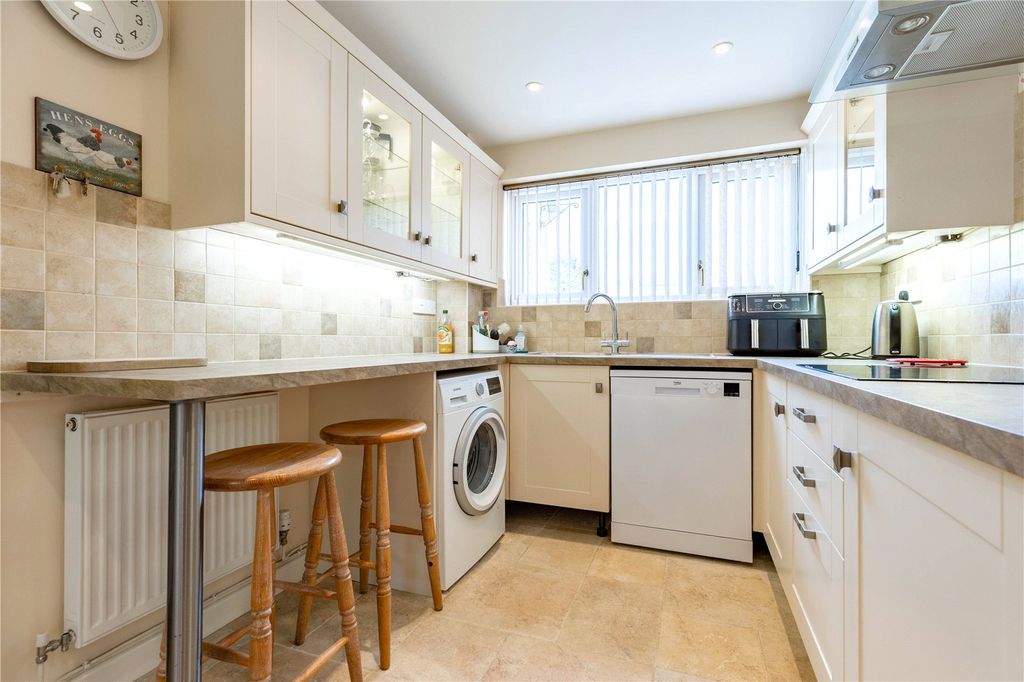 Property photo 3 of 13 Picture No. 11