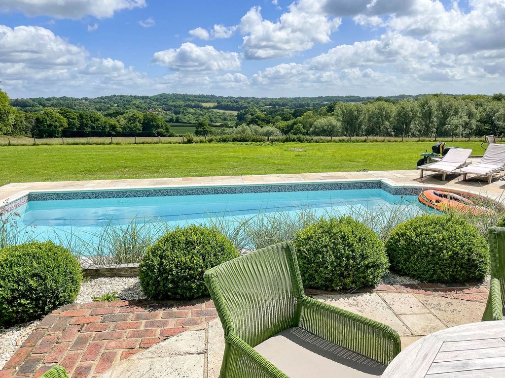 Property photo 2 of 27