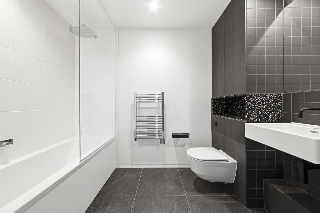 Property photo 2 of 3