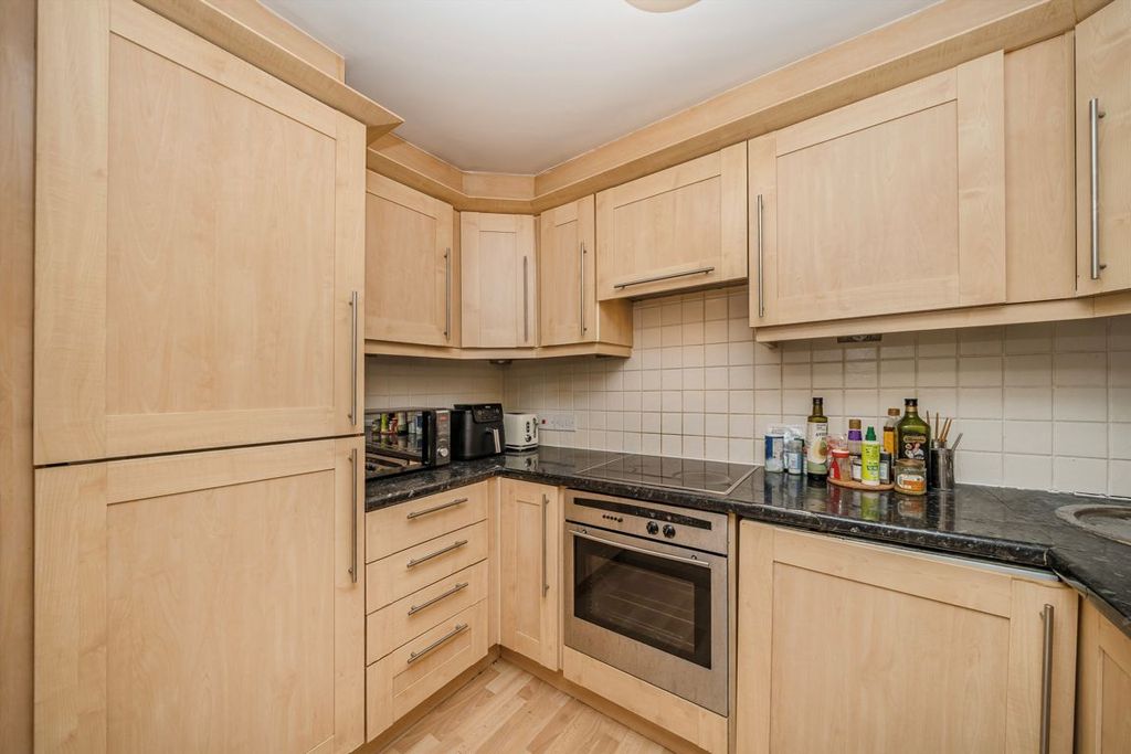 Property photo 3 of 5