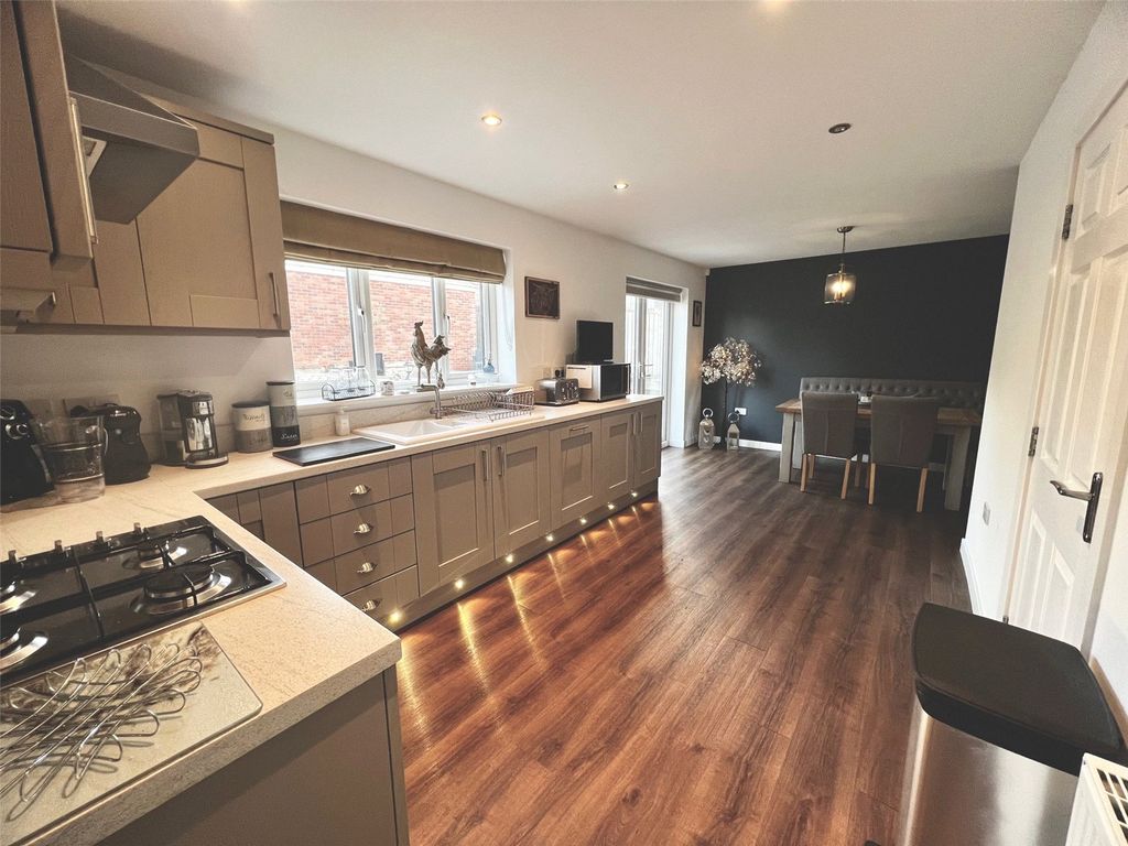 Property photo 2 of 45 Picture No. 64