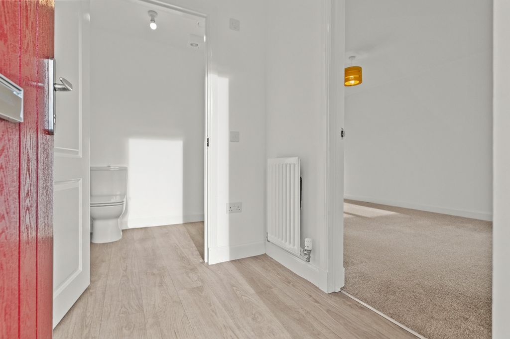 Property photo 2 of 21