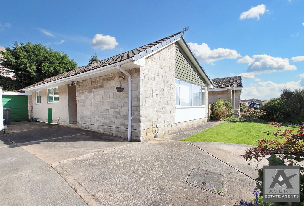 Property photo 1 of 20 3 Bedroom Detached Bungalow For Sale