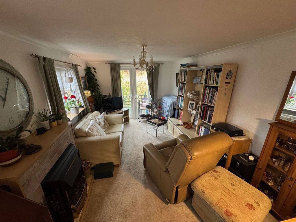 Property photo 2 of 9