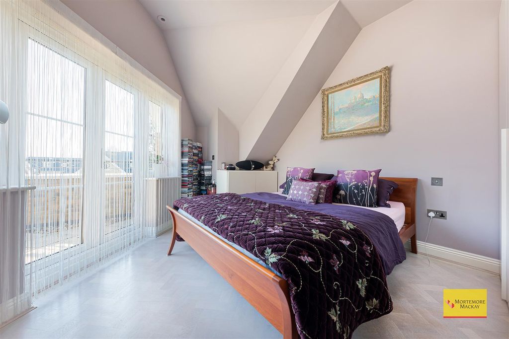 Additional image 9 of 2 bed flat for saleOld Park Road, Enfield EN2