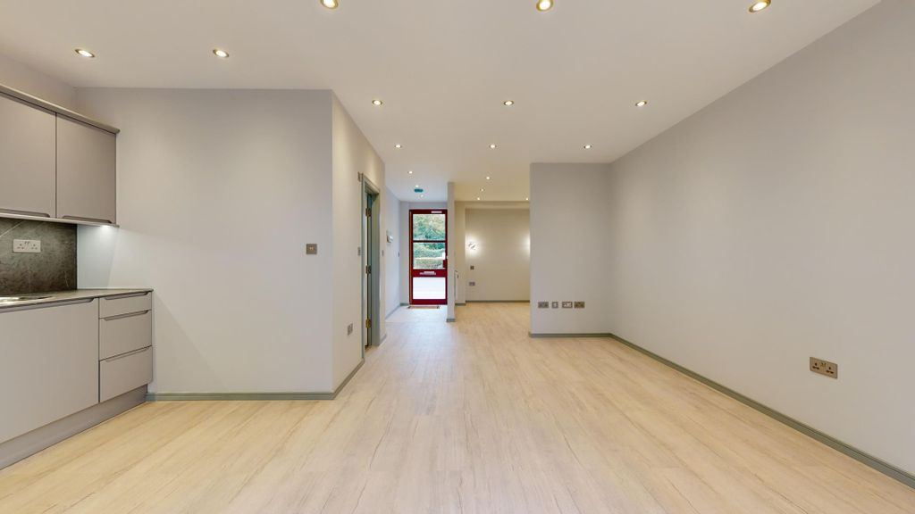 Property photo 2 of 4