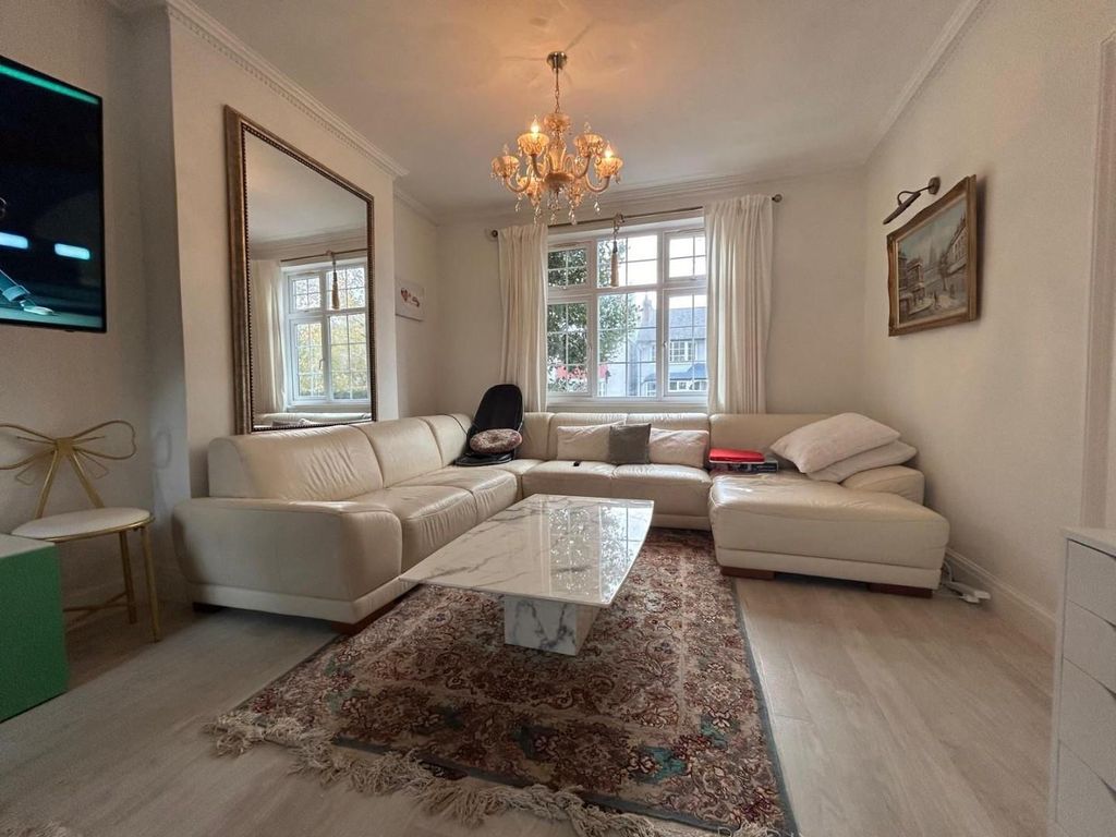 Property photo 2 of 19 11.Jpg