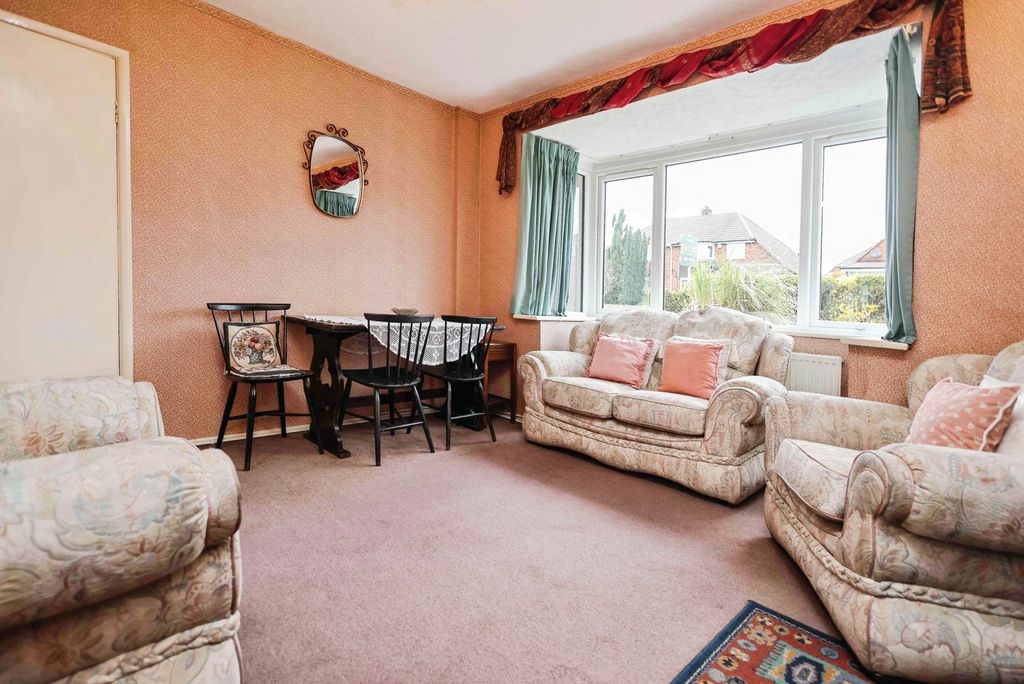 Property photo 2 of 20 Reception