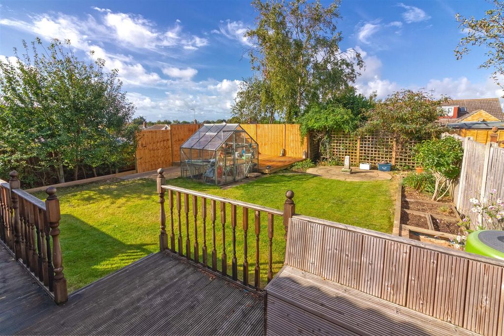 Property photo 2 of 25 For Sale By Aspire Residential | Cleveland Road