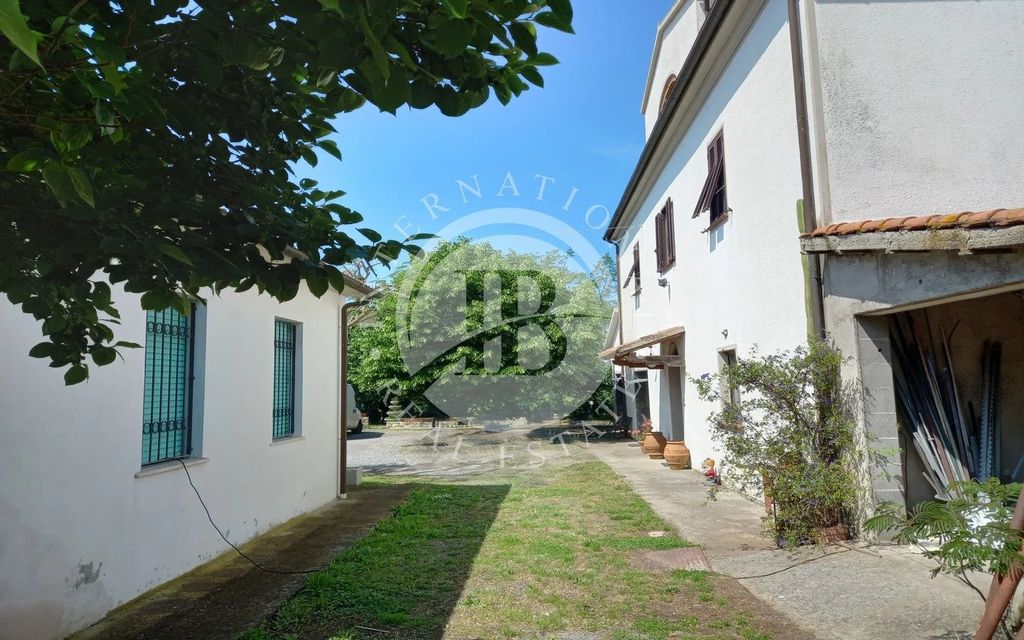 Property photo 3 of 42