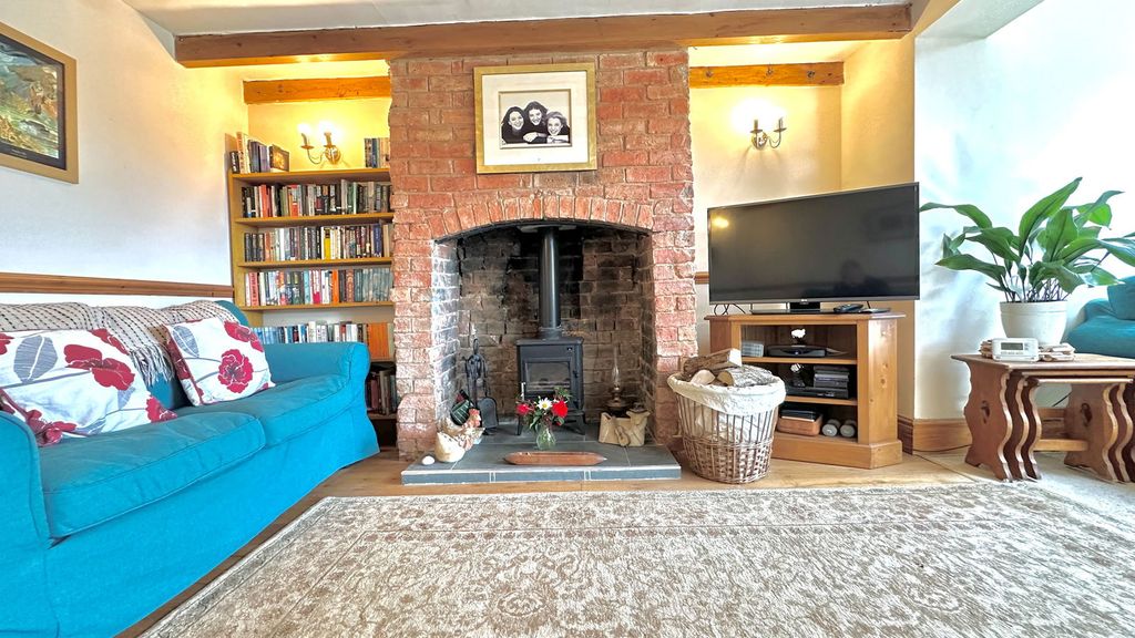 Property photo 3 of 18