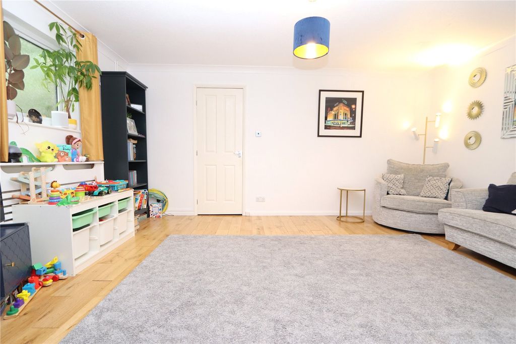 Property photo 2 of 11 Picture No. 04