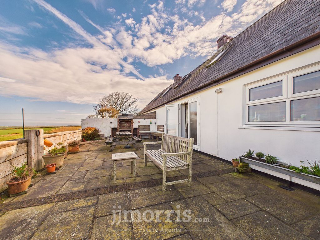 Property photo 3 of 32