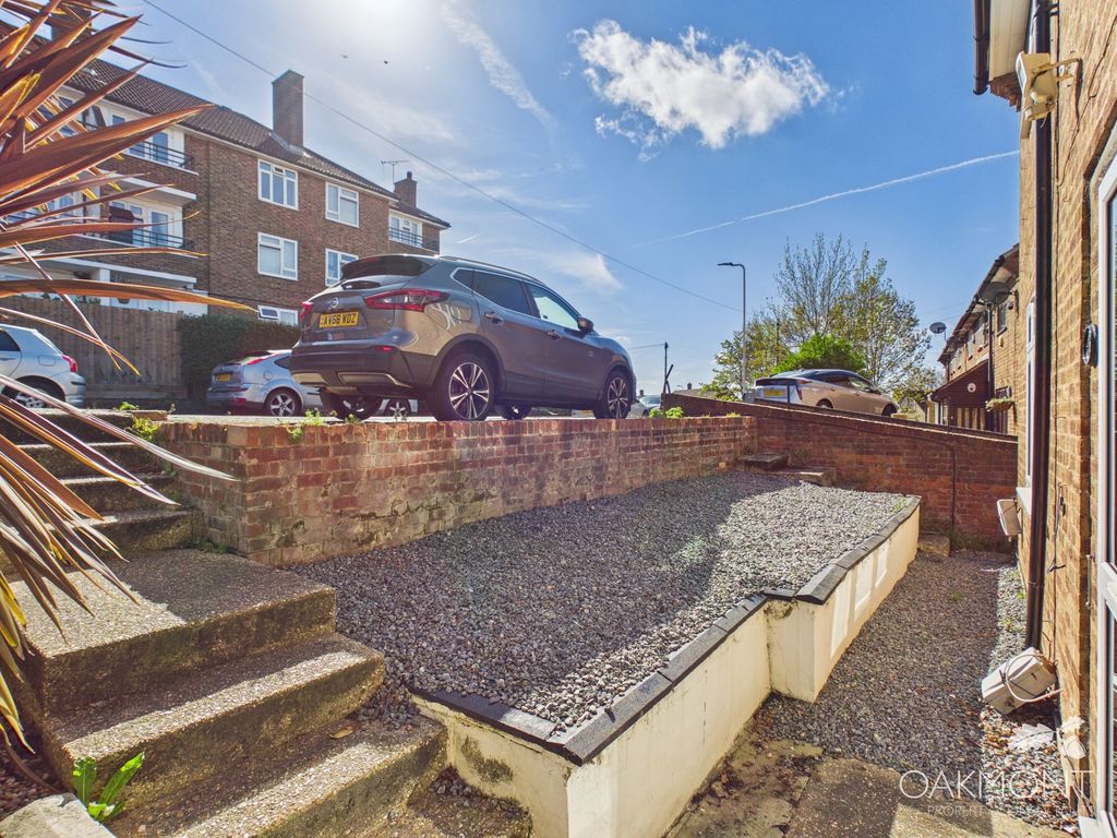 Property photo 2 of 21