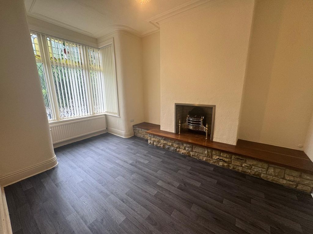 Property photo 2 of 9 Living Room