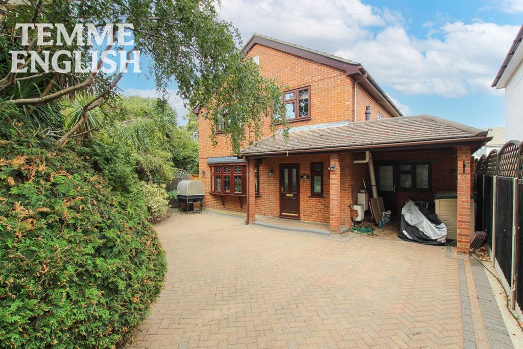 Property photo 1 of 32