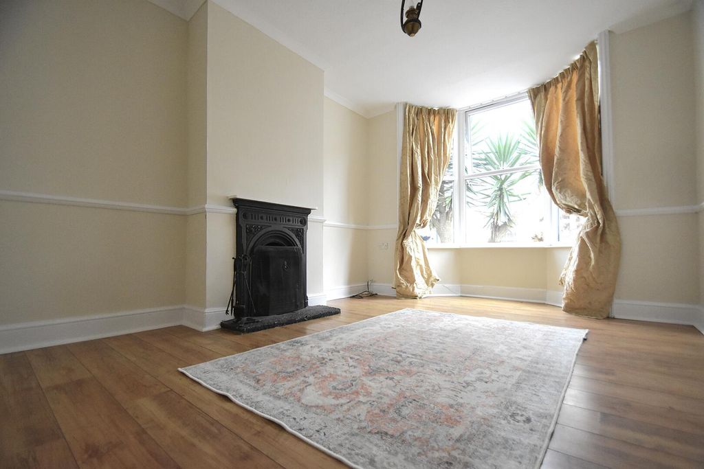 Property photo 2 of 14 Living Room