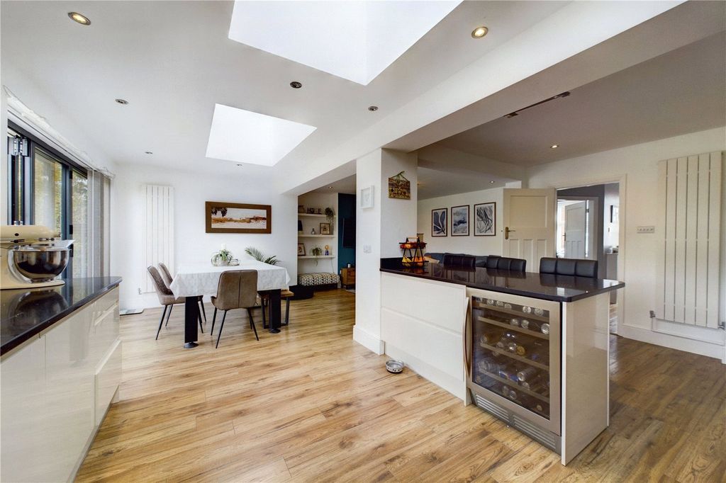 Property photo 3 of 18 Kitchen/Dining