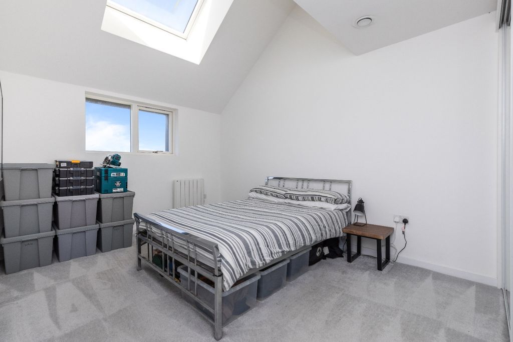 Property photo 3 of 11 5037552