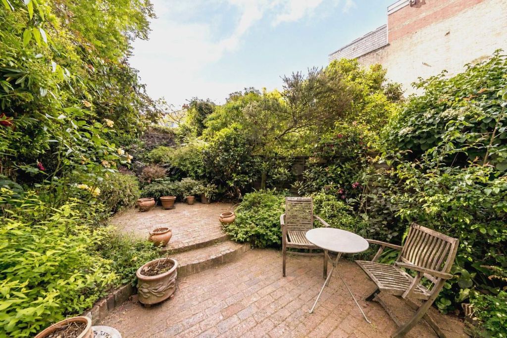 Property photo 2 of 3