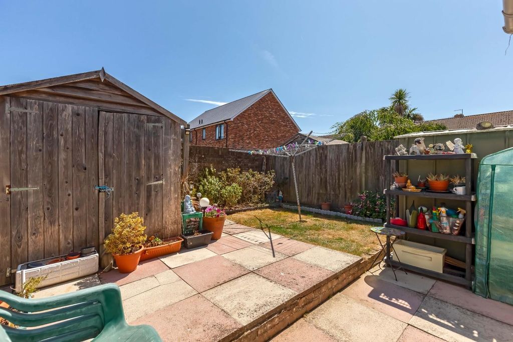 Property photo 2 of 17 St Giles_3.Jpg