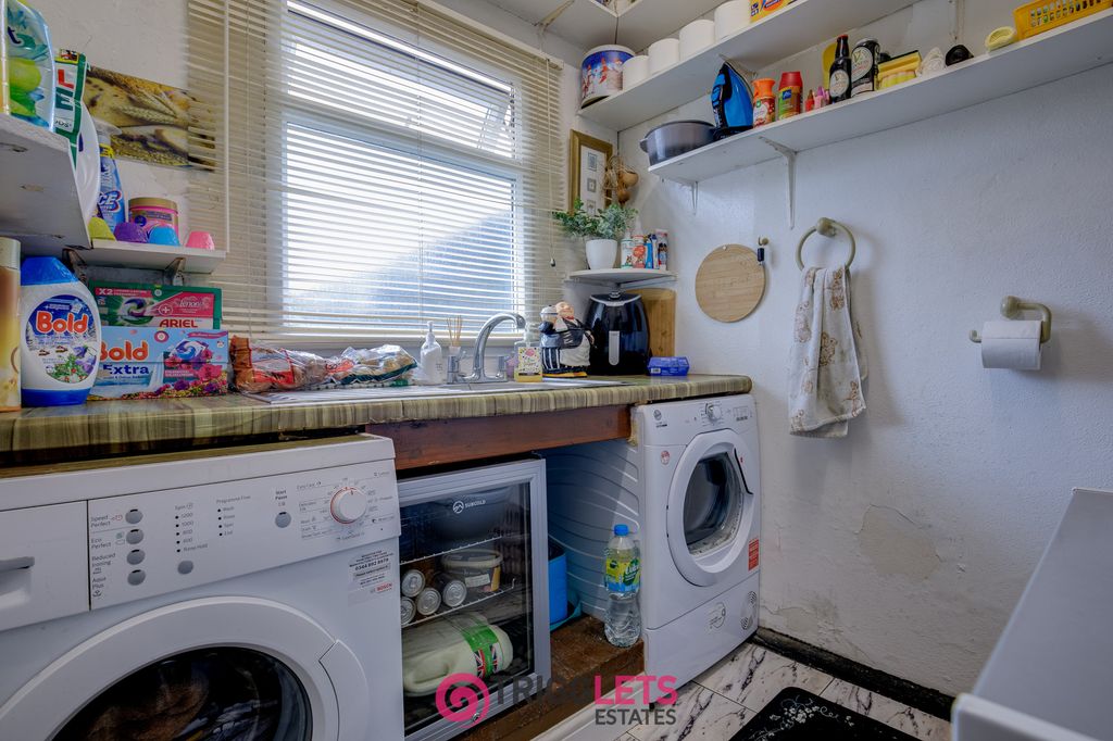 Property photo 3 of 37