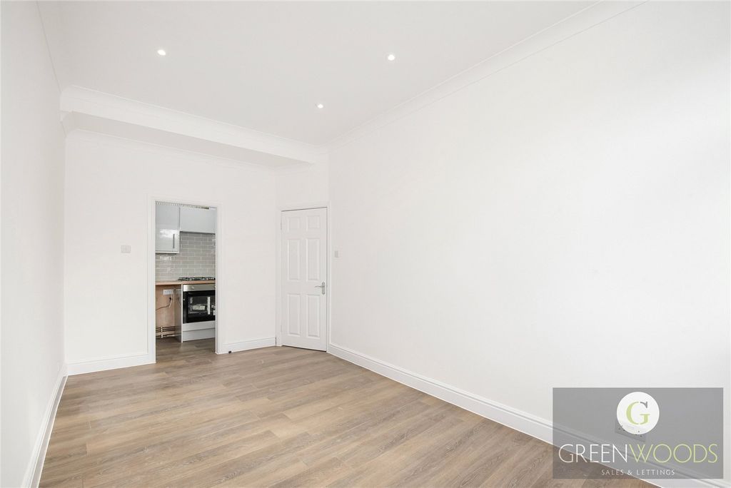 Property photo 2 of 12 Picture No. 03