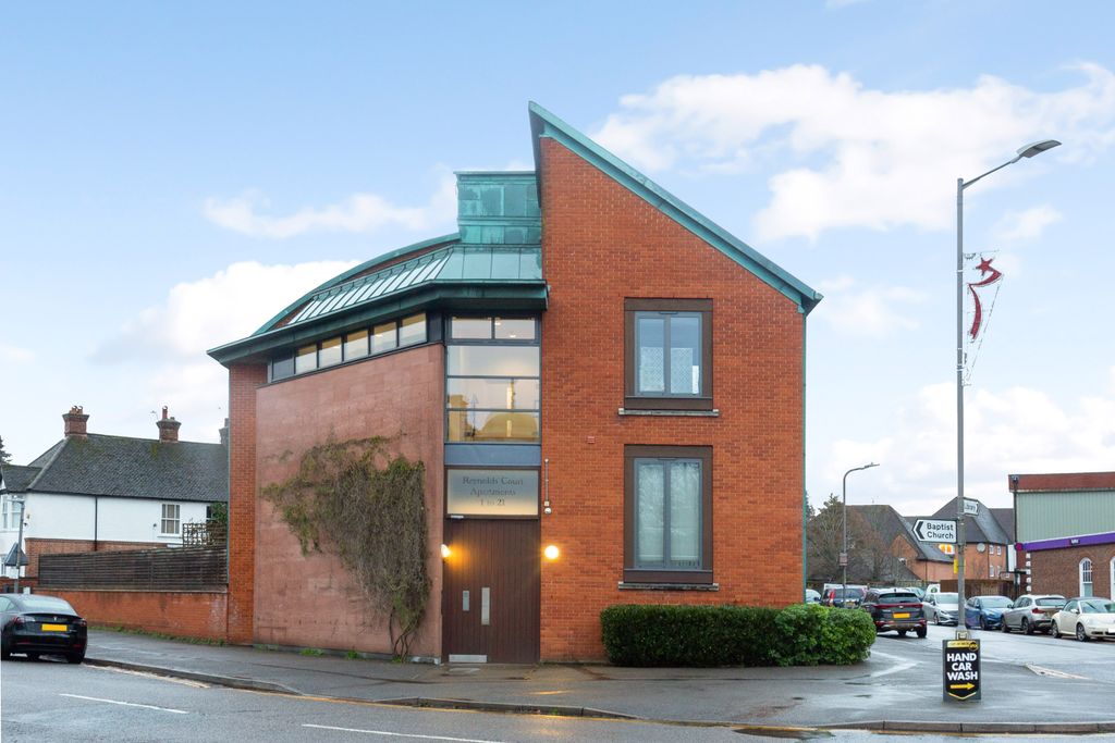 Property photo 1 of 12