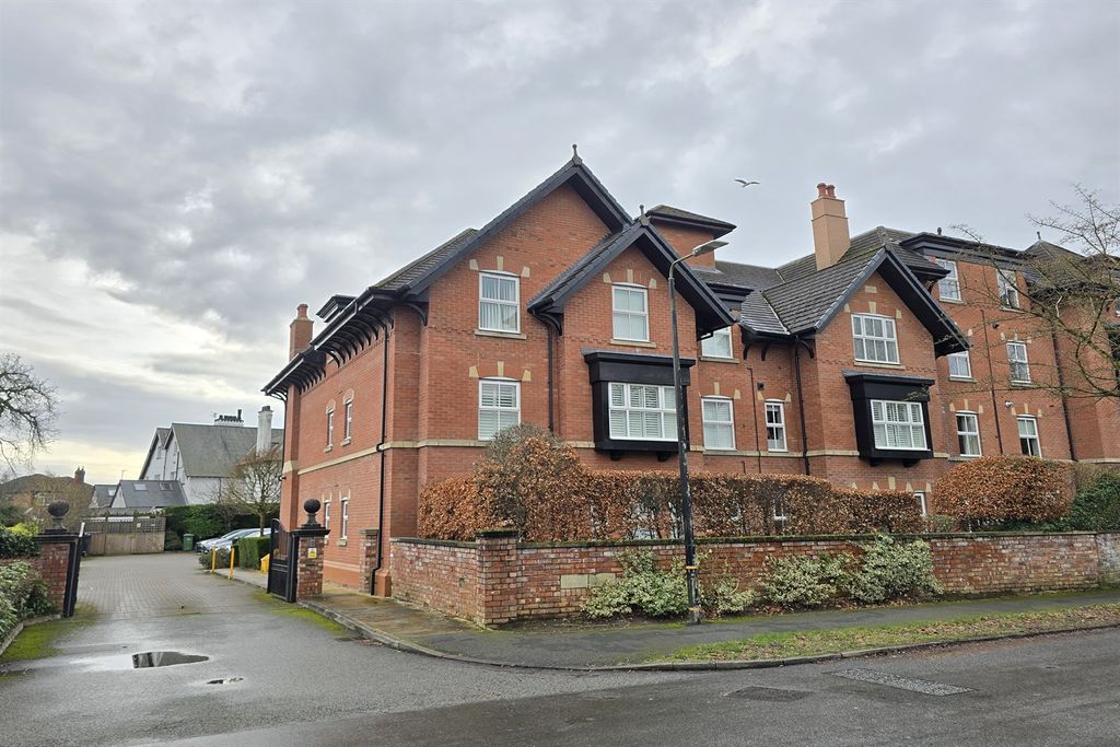 Property photo 1 of 14 (Main)