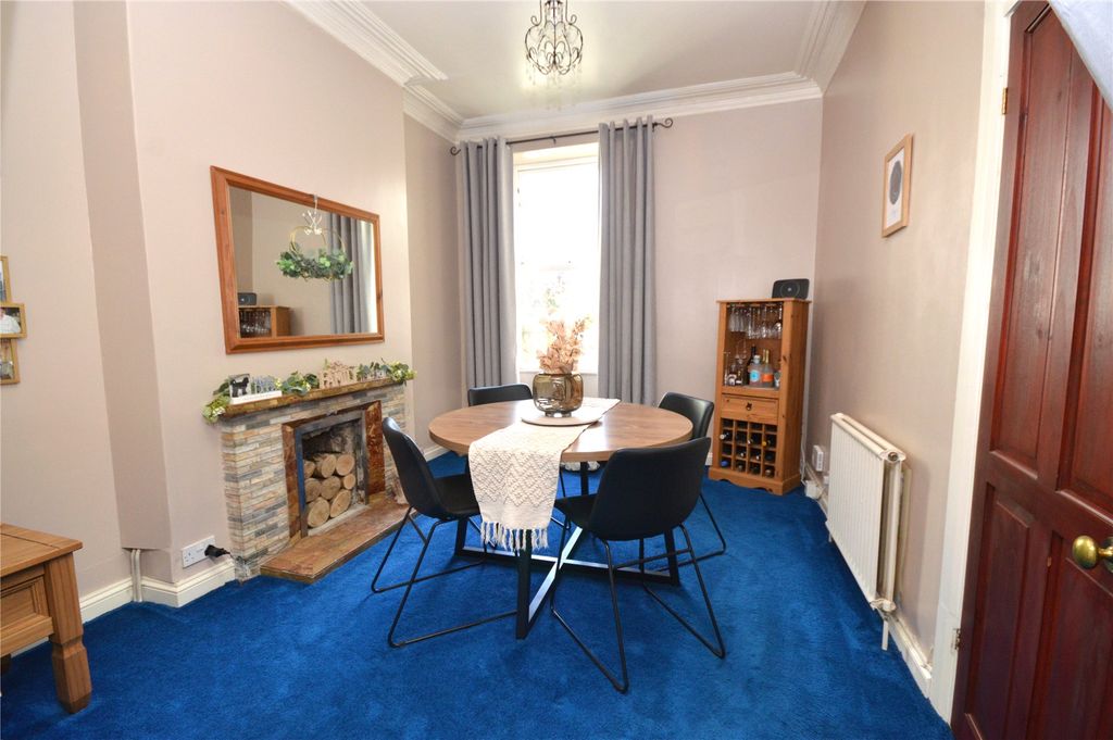 Property photo 3 of 11 3 - Picture No. 39