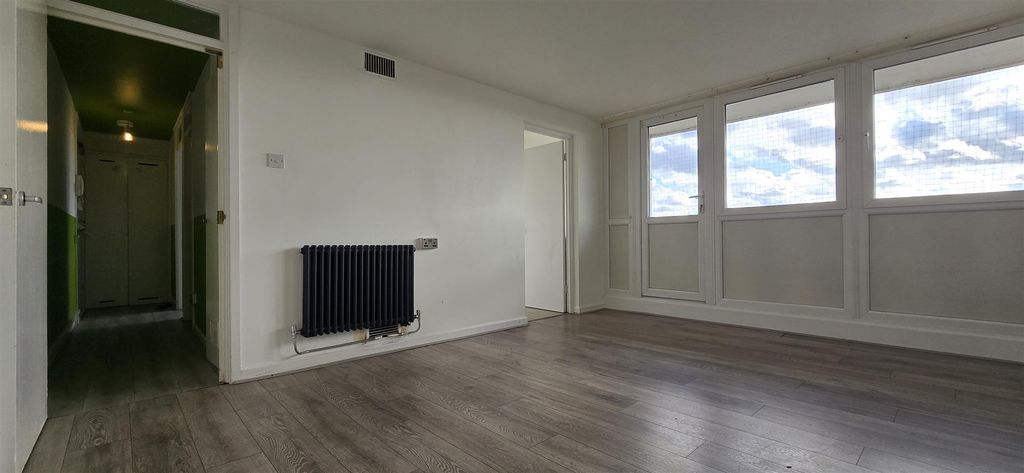 Property photo 3 of 10 20251022_121400.Jpg