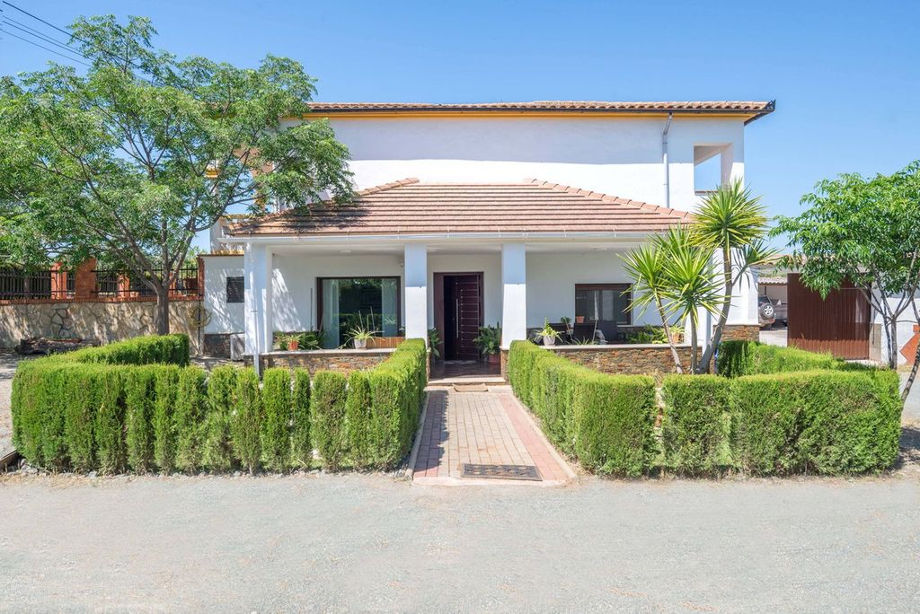 Property photo 1 of 12