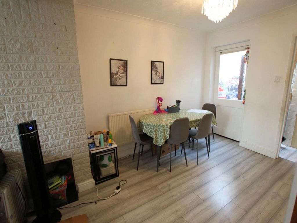 Property photo 3 of 11 Dining Room.Jpg