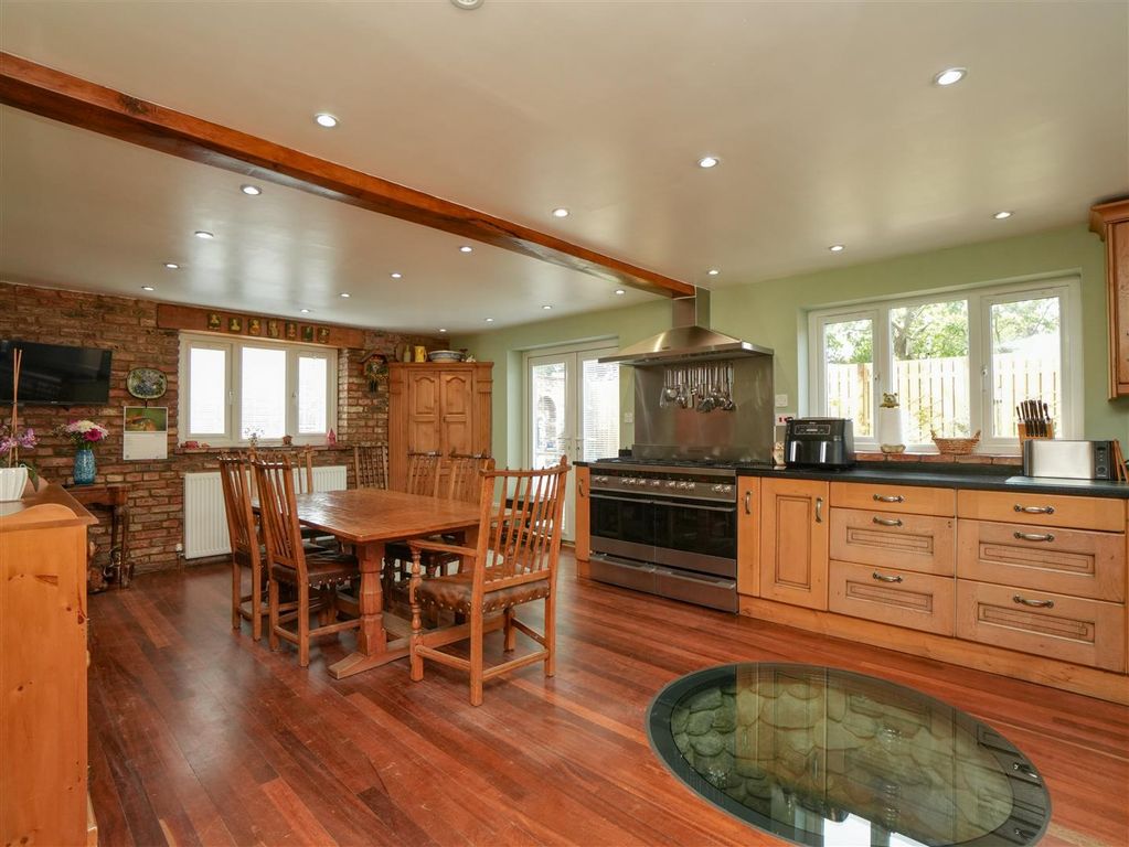 Property photo 3 of 36 Dining Kitchen