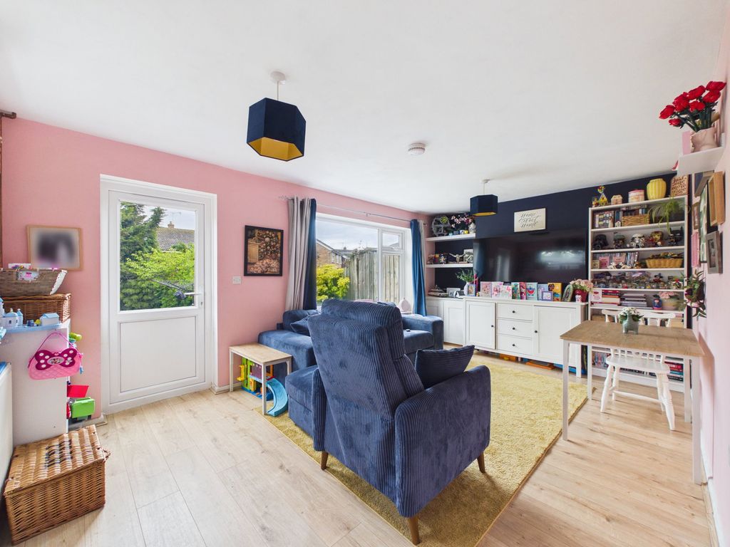 Property photo 3 of 12