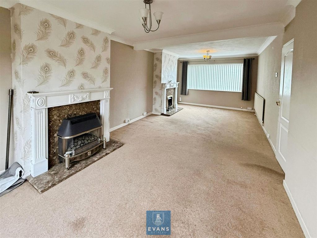 Property photo 2 of 10 Living Room