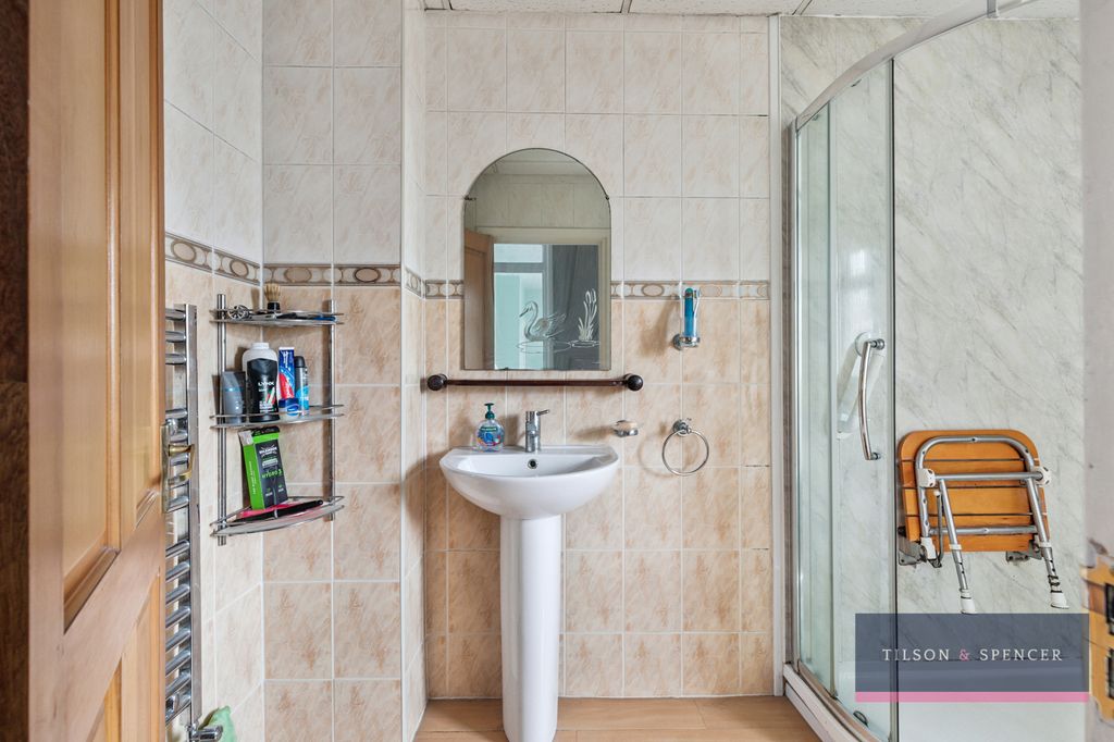 Property photo 3 of 12 Bathroom