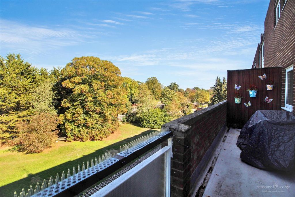 Property photo 2 of 17 Balcony