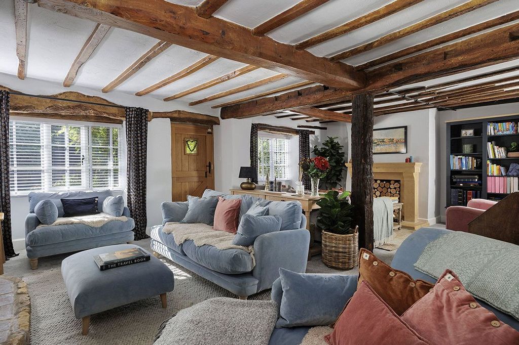 Property photo 3 of 29 Sitting Room