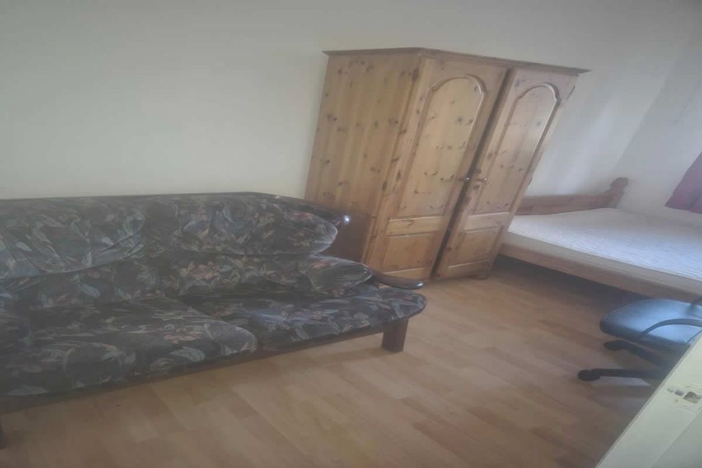 Property photo 3 of 6