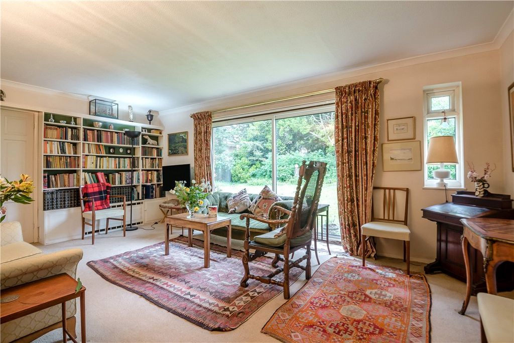 Property photo 3 of 9 Sitting Room